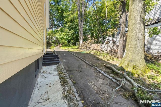 299 Smith Street, Newark, NJ 07106