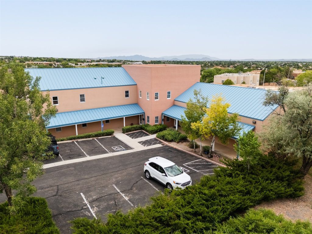 2204 Brothers Road B, Santa Fe, NM 87505