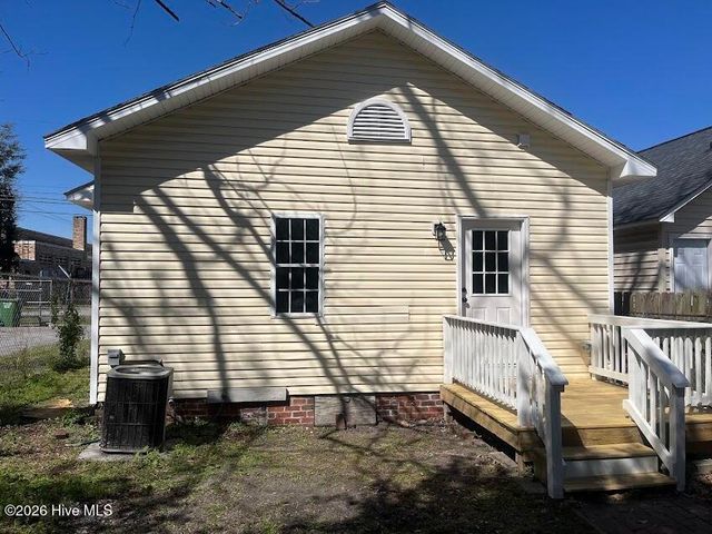 1312 Dock Street, Wilmington, NC 28401