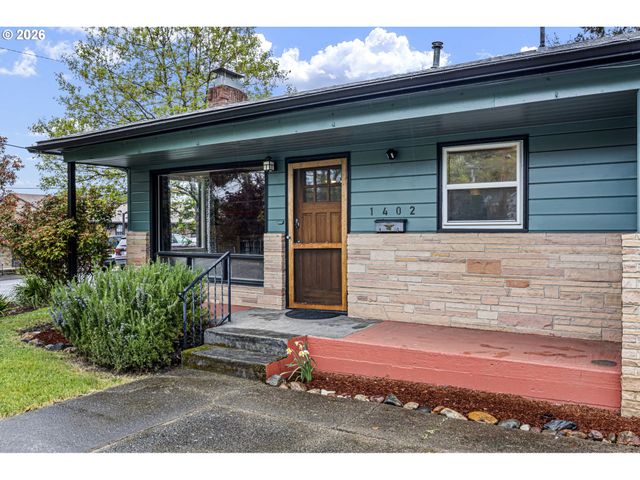 1402 Se COURT Ave, Roseburg, OR 97470