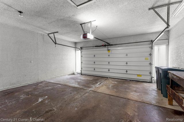 15 Kimberly Lane 56, Dearborn, MI 48120