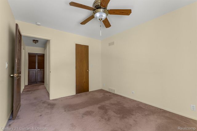 15 Kimberly Lane 56, Dearborn, MI 48120