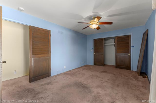 15 Kimberly Lane 56, Dearborn, MI 48120