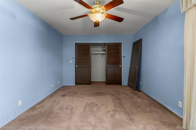 15 Kimberly Lane 56, Dearborn, MI 48120