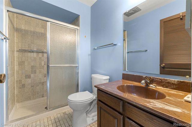 15 Kimberly Lane 56, Dearborn, MI 48120