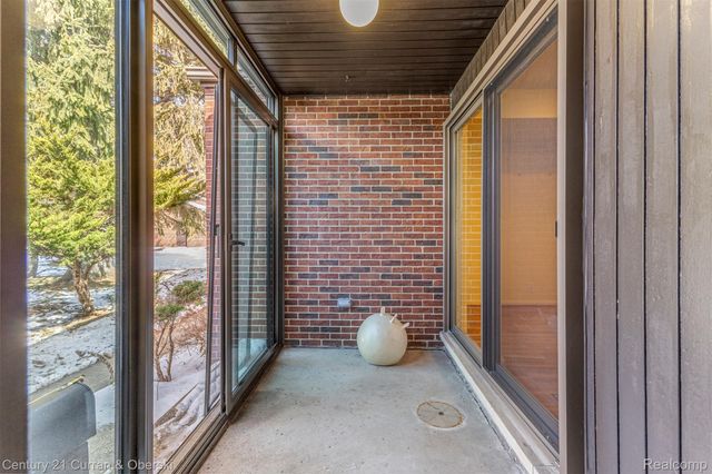 15 Kimberly Lane 56, Dearborn, MI 48120