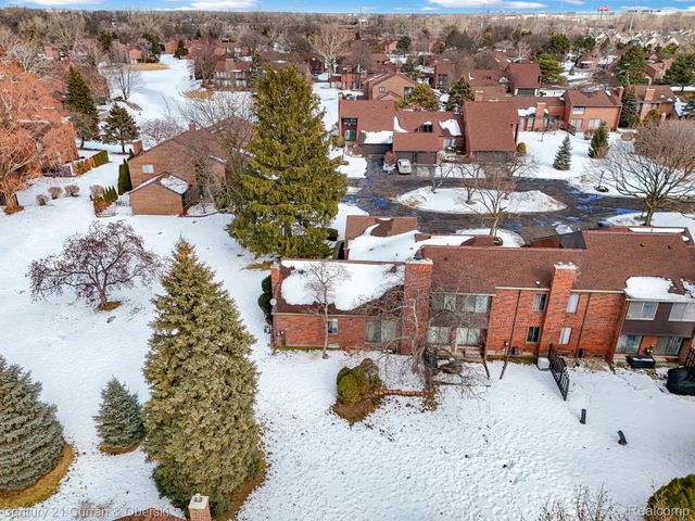 15 Kimberly Lane 56, Dearborn, MI 48120