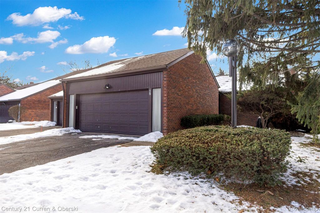 15 Kimberly Lane 56, Dearborn, MI 48120