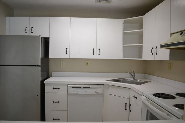 26 Webb Place 1B, Mansfield, MA 02048