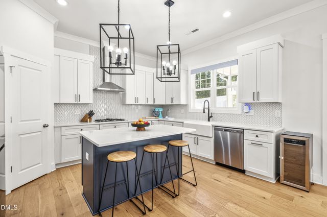 529 Kings Lake Way, Durham, NC 27703