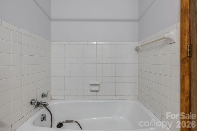 25 Hickory Tree Road, Asheville, NC 28805