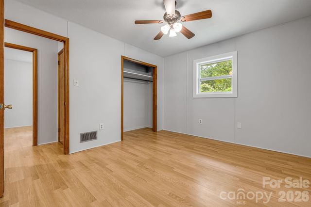 25 Hickory Tree Road, Asheville, NC 28805