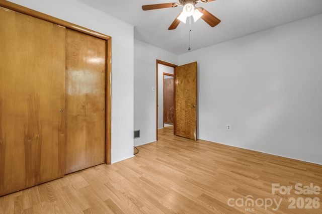 25 Hickory Tree Road, Asheville, NC 28805