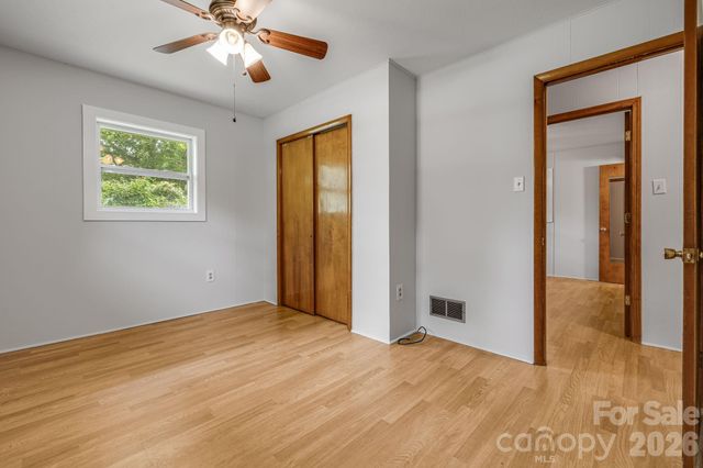25 Hickory Tree Road, Asheville, NC 28805