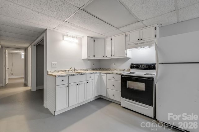 25 Hickory Tree Road, Asheville, NC 28805