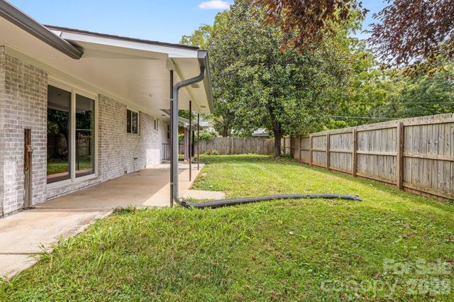25 Hickory Tree Road, Asheville, NC 28805