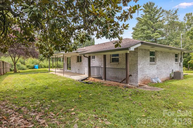 25 Hickory Tree Road, Asheville, NC 28805