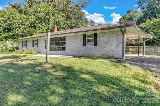 25 Hickory Tree Road, Asheville, NC 28805