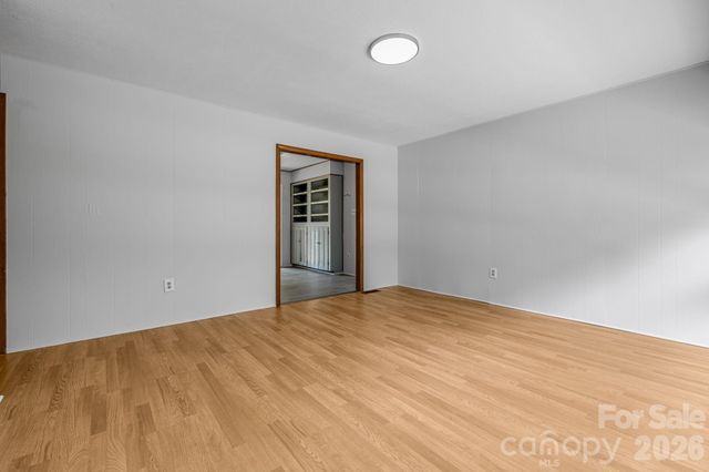 25 Hickory Tree Road, Asheville, NC 28805