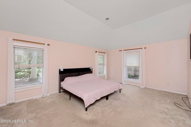 1048 WHIRLAWAY Circle, Jacksonville, FL 32218