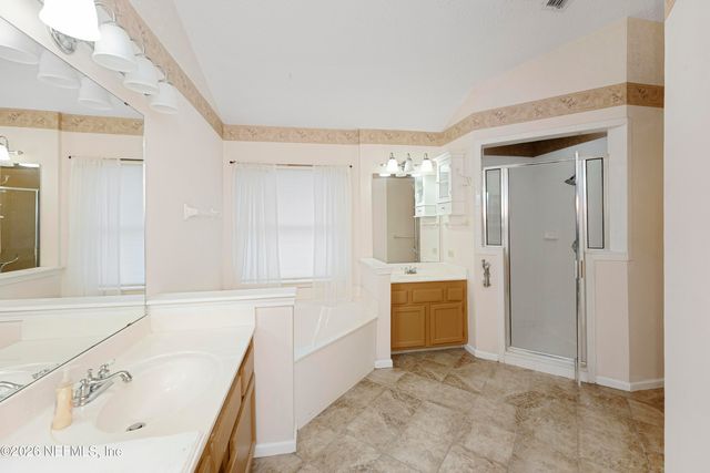 1048 WHIRLAWAY Circle, Jacksonville, FL 32218