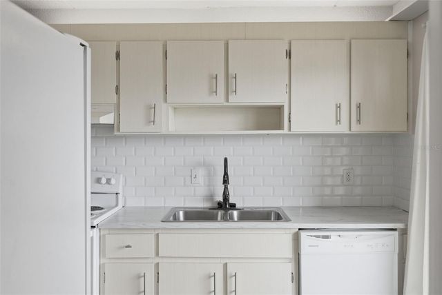 4435 1ST STREET NE 205, St Petersburg, FL 33703