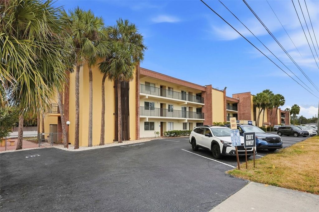 4435 1ST STREET NE 205, St Petersburg, FL 33703