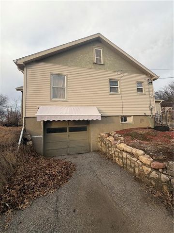 1723 S 39th Street, St Joseph, MO 64507