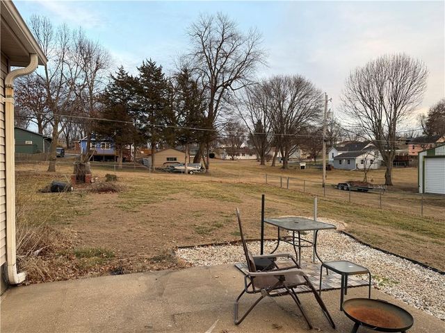 1723 S 39th Street, St Joseph, MO 64507