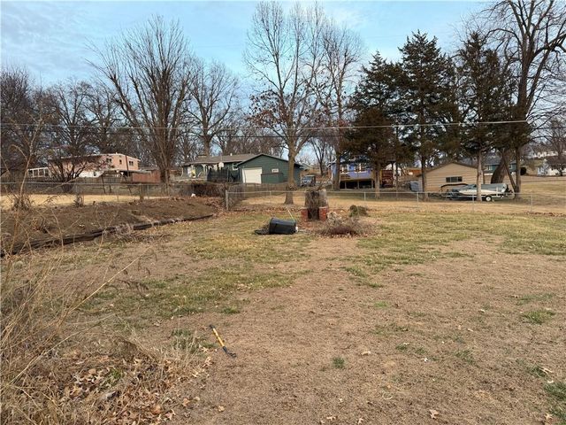 1723 S 39th Street, St Joseph, MO 64507