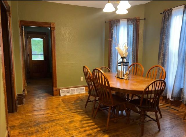 514 S Main Street, Fayette, IA 52142