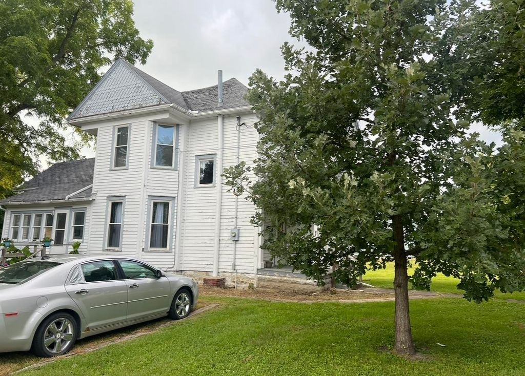 514 S Main Street, Fayette, IA 52142