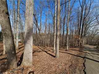 2440 Meadowpark Lane, Winston-salem, NC 27107