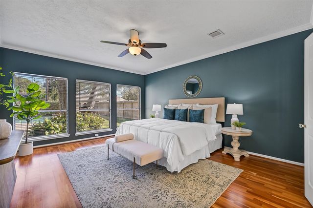 303 Melodywood Drive, Friendswood, TX 77546