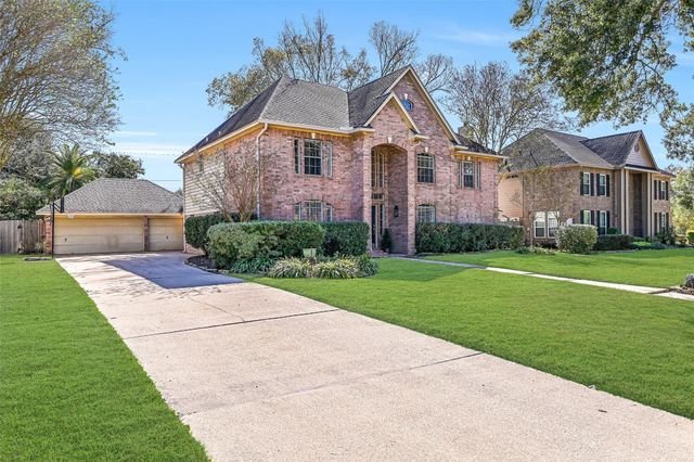 303 Melodywood Drive, Friendswood, TX 77546
