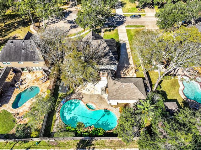 303 Melodywood Drive, Friendswood, TX 77546