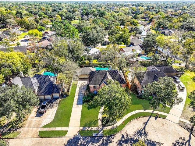 303 Melodywood Drive, Friendswood, TX 77546