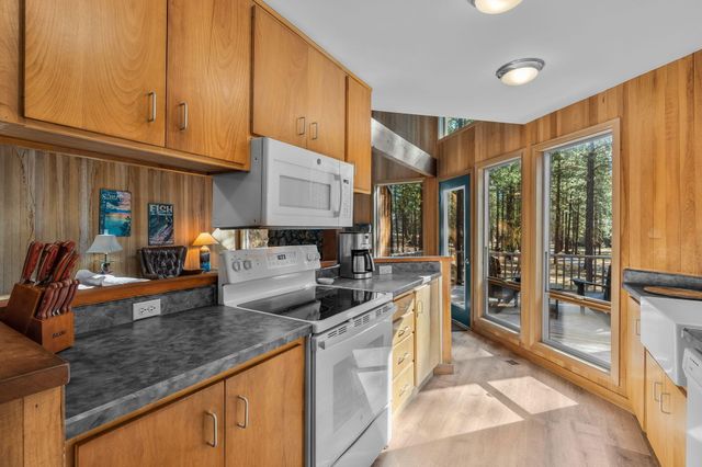 13620 Vetch, Black Butte Ranch, OR 97759