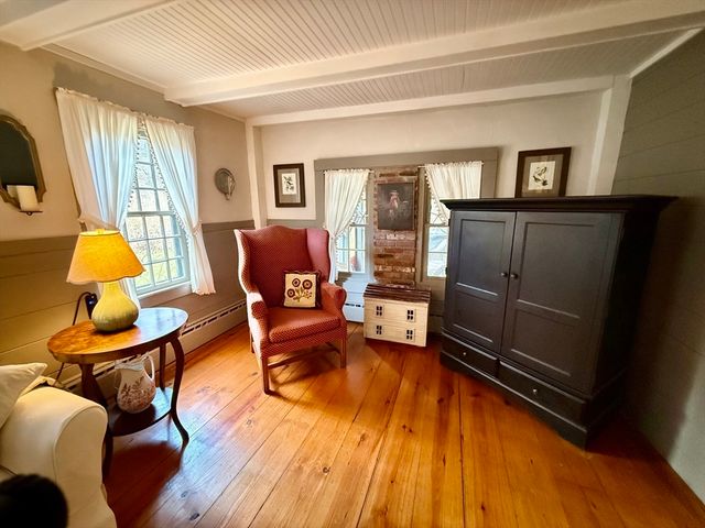 285 Brookfield Rd, Sturbridge, MA 01518