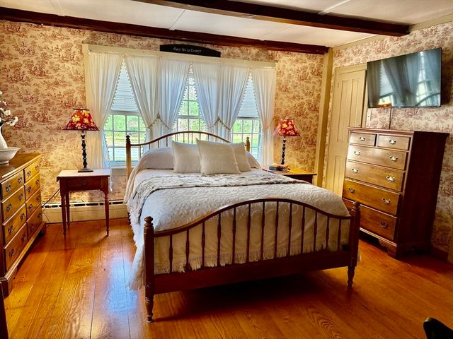 285 Brookfield Rd, Sturbridge, MA 01518