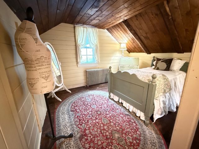 285 Brookfield Rd, Sturbridge, MA 01518