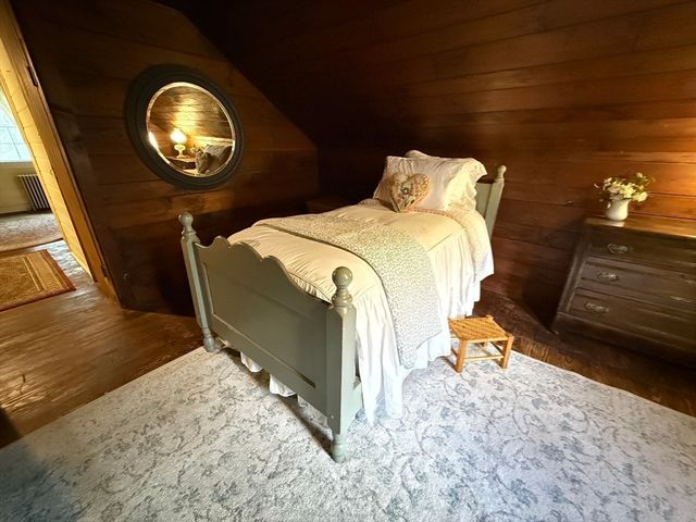 285 Brookfield Rd, Sturbridge, MA 01518