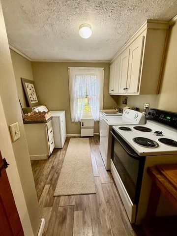 285 Brookfield Rd, Sturbridge, MA 01518