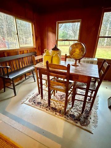 285 Brookfield Rd, Sturbridge, MA 01518