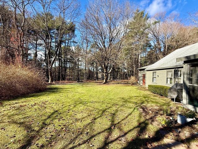 285 Brookfield Rd, Sturbridge, MA 01518