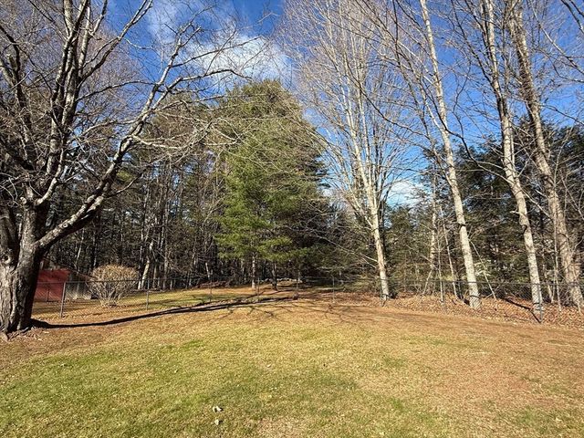285 Brookfield Rd, Sturbridge, MA 01518