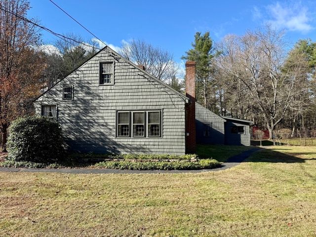 285 Brookfield Rd, Sturbridge, MA 01518