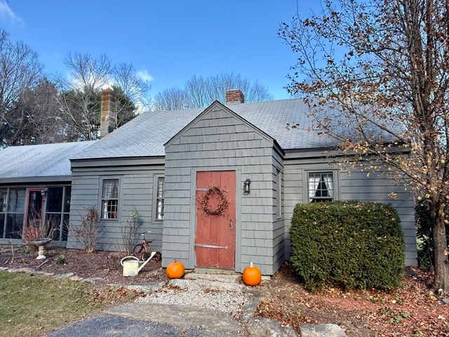 285 Brookfield Rd, Sturbridge, MA 01518