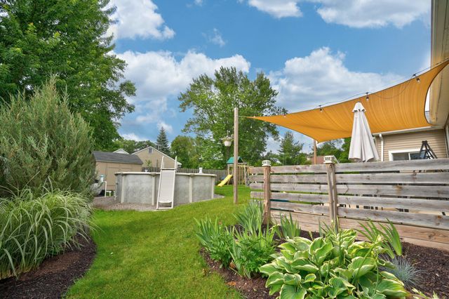 5345 Clinton River Drive, Waterford, MI 48327