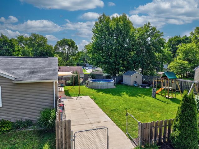 5345 Clinton River Drive, Waterford, MI 48327